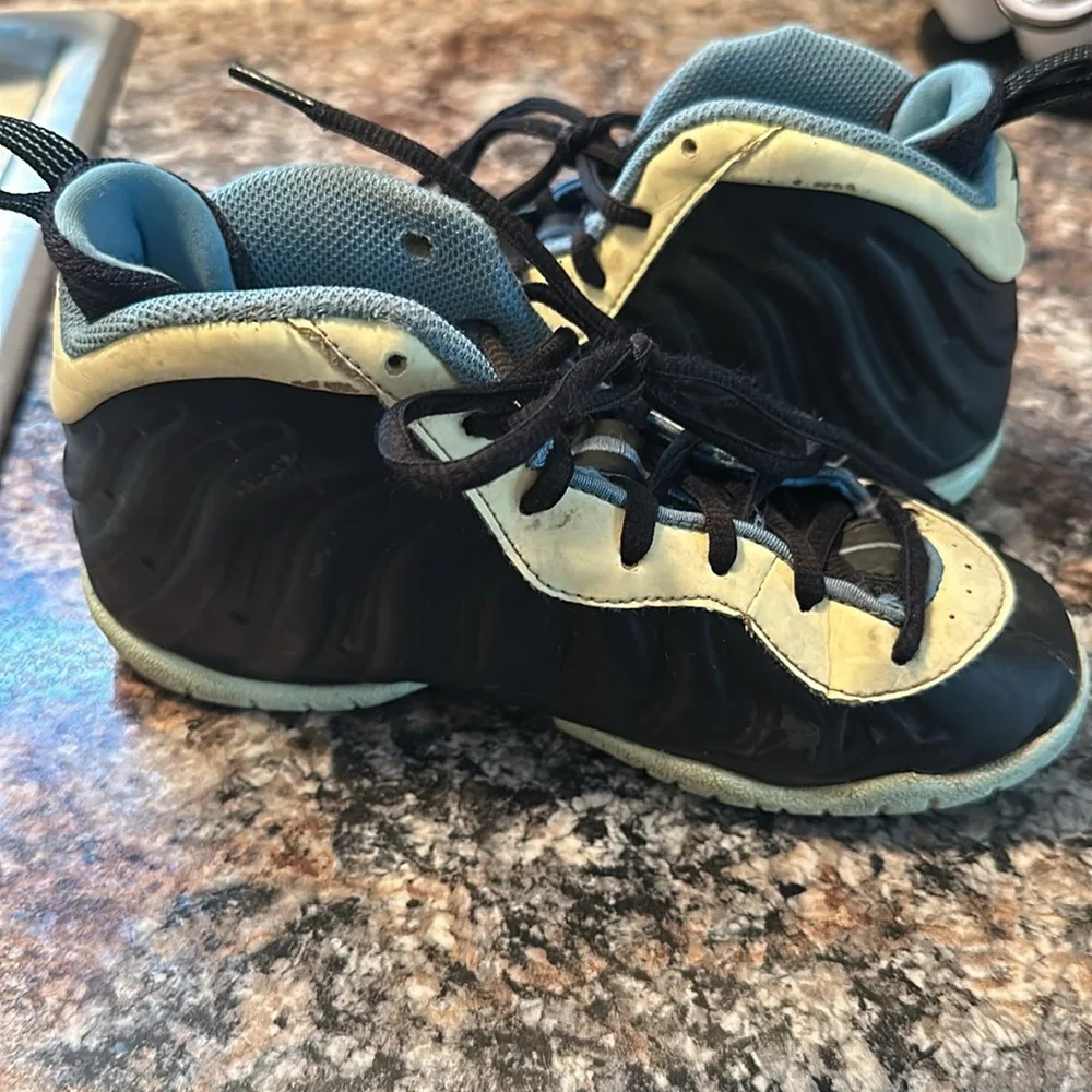 Nike Little Posite One Sneakers Multicolor Youth Size 13.5 Basketball DH6491001